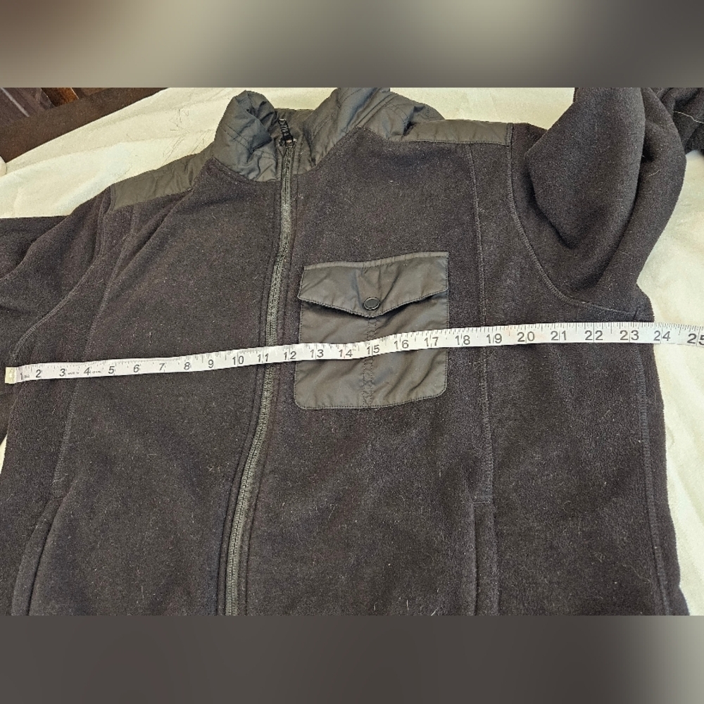 Lululemon Men's Full Zip-Up Fleece. Measurements in pictures - Picture 13 of 15